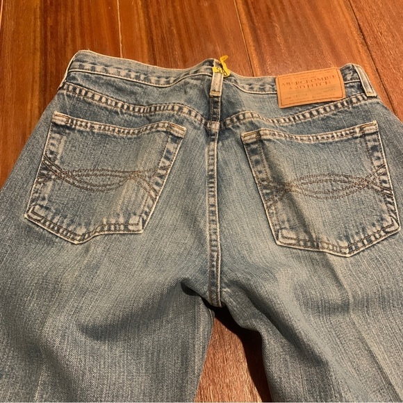 Abercrombie & Fitch Women’s 1892 High Rise Button Fly Distressed Jeans Size 8L - Picture 6 of 10